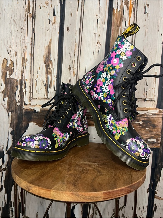 Dr. Martens Shoes - TRENDY & STYLISH Dr. Martens Black Floral Lace-Up Combat Boots